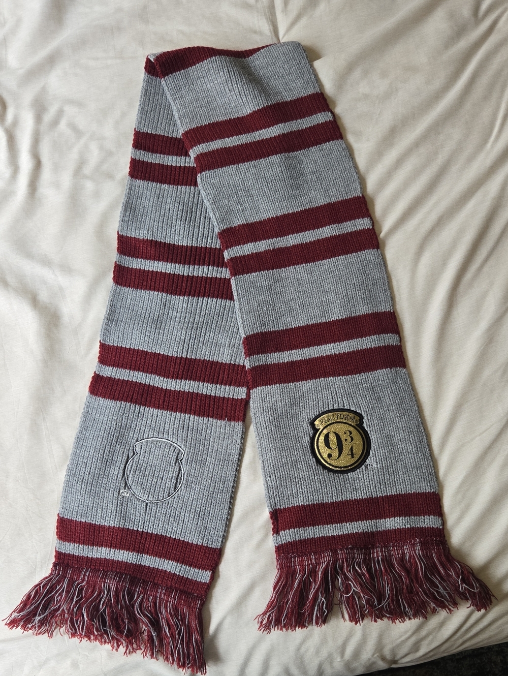 NWOT Harry Potter Striped Knit Scarf with Platform 9 3/4 Crest Patch